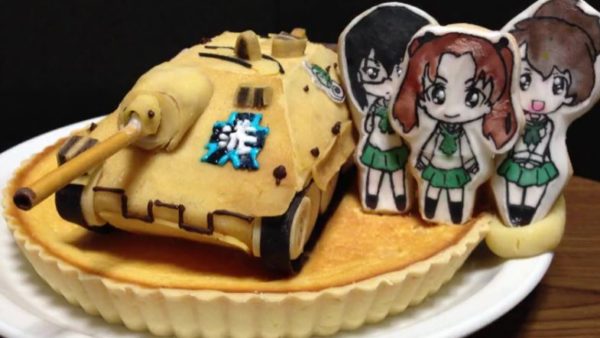 『ガルパン』フワフワのミルクレープ戦車ケーキを作る過程が「フルスクラッチのプラモデルみたい」と話題に