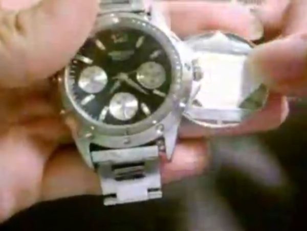 Death Note 夜神月の あの腕時計 を作ってみた 裏蓋に仕込んだノートの切れ端にメモも可能 これで計画通り ニコニコニュース オリジナル