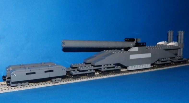 レゴで史上最大の列車砲「グスタフ/ドーラ」を作ってＮゲージ化！ 大迫力の“複線ドリフト”は一見の価値アリ