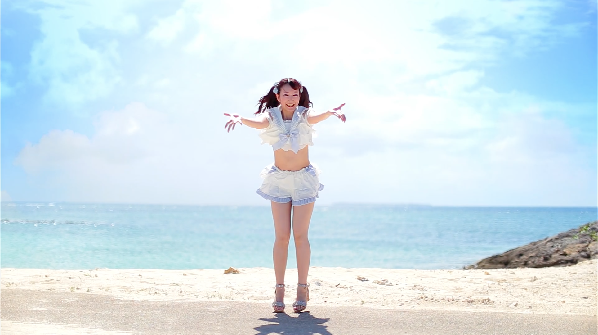 きゃわわすぎる水着美少女が沖縄の海をバックに踊ってみたよ 太陽に負けない100 笑顔に 幸せが溢れてるわ の声 ニコニコニュース オリジナル