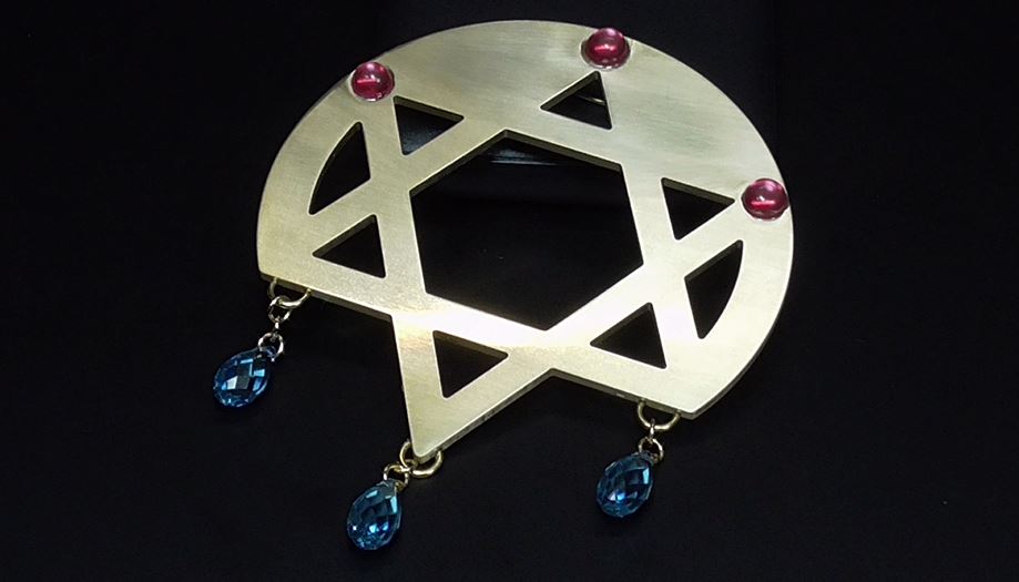 魔女の旅々 イレイナの 魔女のブローチ を作ってみた さりげない工夫を凝らした作品に これはすごい きれい の声