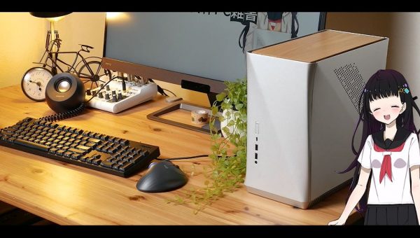 シルバーと木目の“お洒落ケース”で自作PC…グリーンを配した制作映像と共にコンパクトなパソコンが完成！