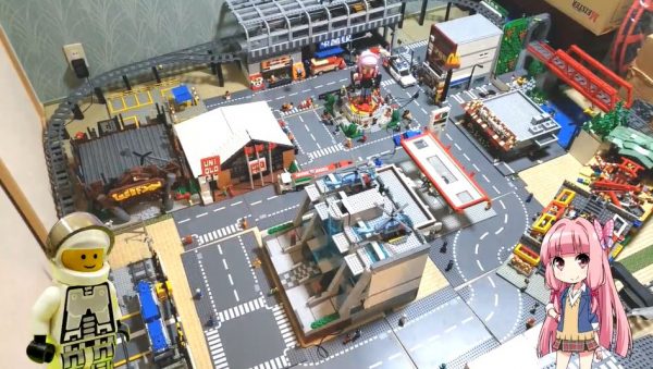 “2年分の作品”を集めて「レゴの街」を作ってみた！ 部屋いっぱいに並んだレゴ建築へ「子供のころの夢が詰まってる」「壮観」の声