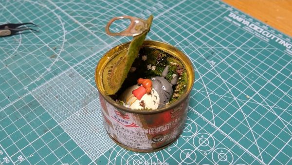 サバ缶にトトロが住んでるだとっ…!? メイが大トトロと出会ったシーンを再現した缶詰ジオラマを作ってみた