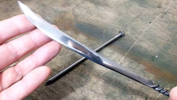 “五寸釘でペーパーナイフを作ってみた！