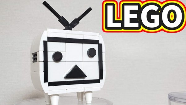 レゴで「ニコニコテレビちゃん」を作ってみた！ 巧みなパーツ使いで“ゆるい可愛さ”を見事に再現