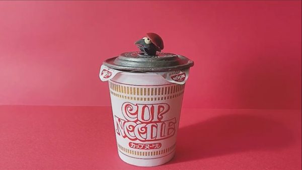 『スプラトゥーン』ナベブタの見た目をしたカップ麺の蓋押さえを作ってみた！ 家庭用オーブンで焼ける粘土で可愛い仕上がりに