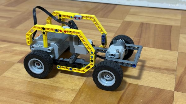 車の衝突時、エンジンを下に逃がすだとっ……!? 壊れた後を設計する“安全工学”をLEGOでわかりやすく解説してみた